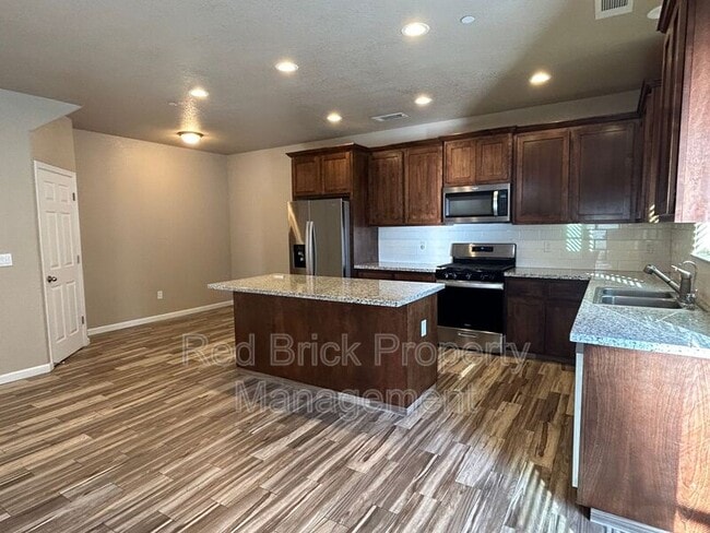 Building Photo - 592 Cadiz Ct