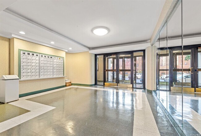 Building Photo - 98-25 64th Rd