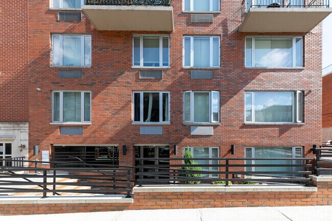 Building Photo - Penelope Residences