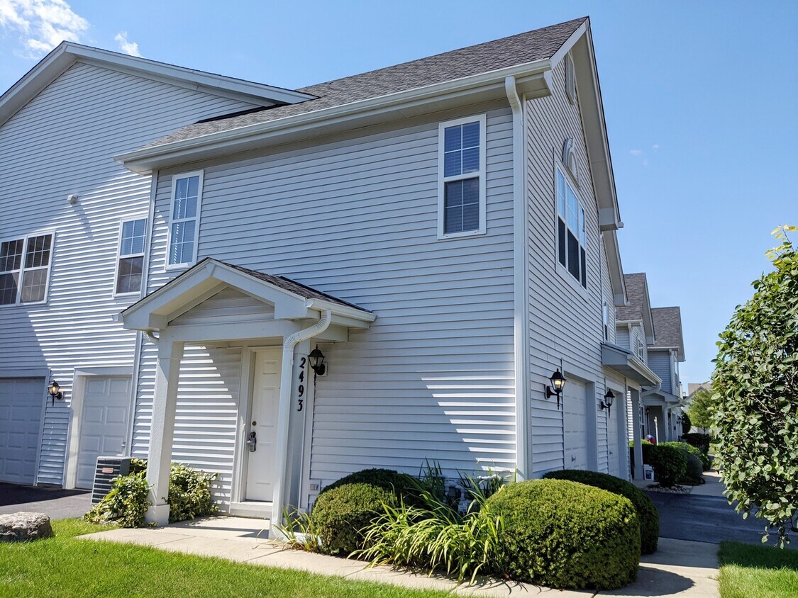 2493 Dickens Dr Unit 2493, Aurora, IL 60503 Condo for Rent in Aurora
