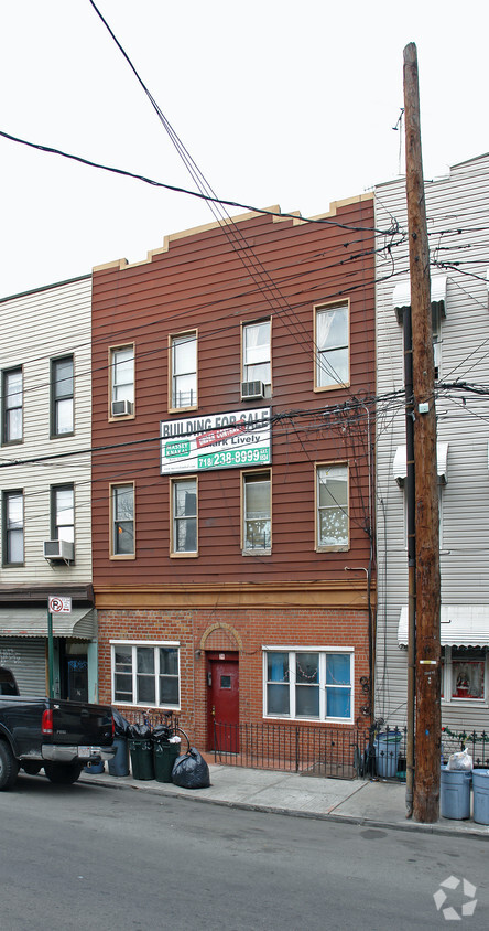 Primary Photo - 34 Driggs Ave