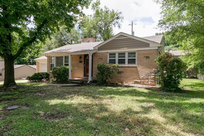 Building Photo - #4bedroom#2 bath#garage