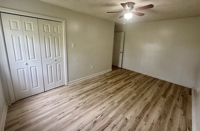 Building Photo - 1618 W Matthews Ave