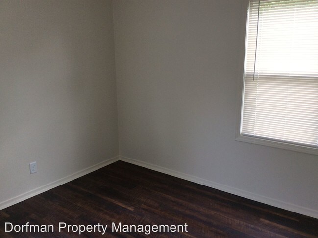Foto del edificio - 3 br, 1 bath House - 3448 Georgetown Rd