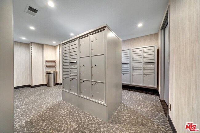 Foto del edificio - 2160 Century Pk E