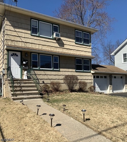 Primary Photo - 240 N 10th St