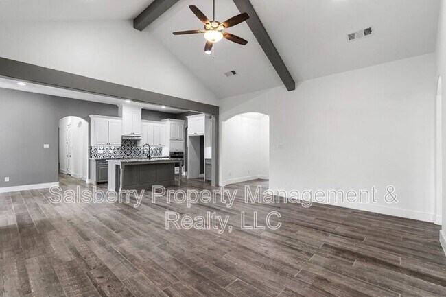 Foto del edificio - 121 Cedar Ln