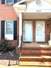 Building Photo - 202 Miller Rd