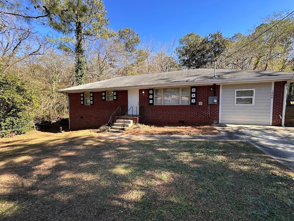 Primary Photo - 4 Bed 2 Bath in Decatur Area!