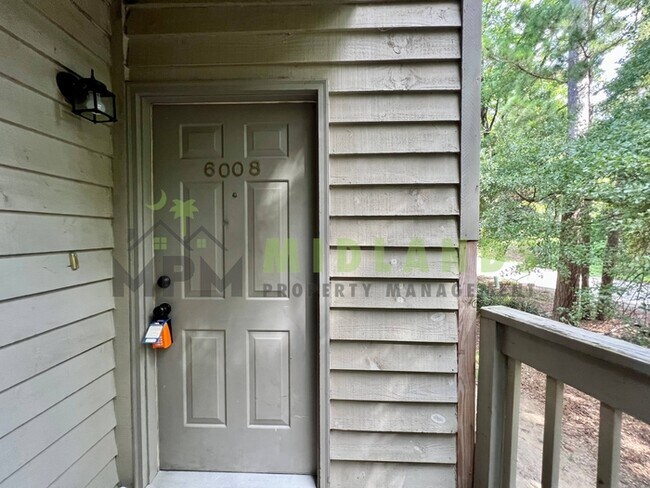 Foto del edificio - 6008 Village Creek Dr