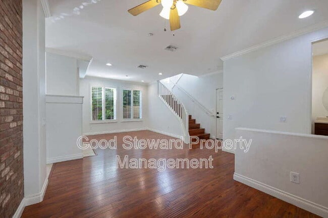 Building Photo - 1760 Taylor Ln