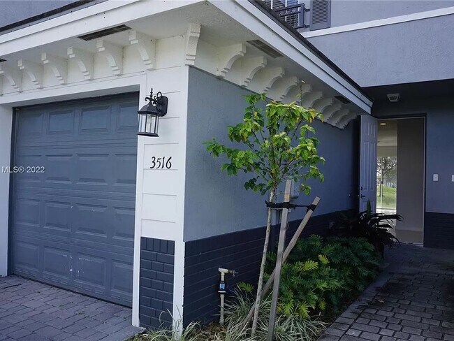 Foto del edificio - 2 Bedroom Townhome in Fort Lauderdale