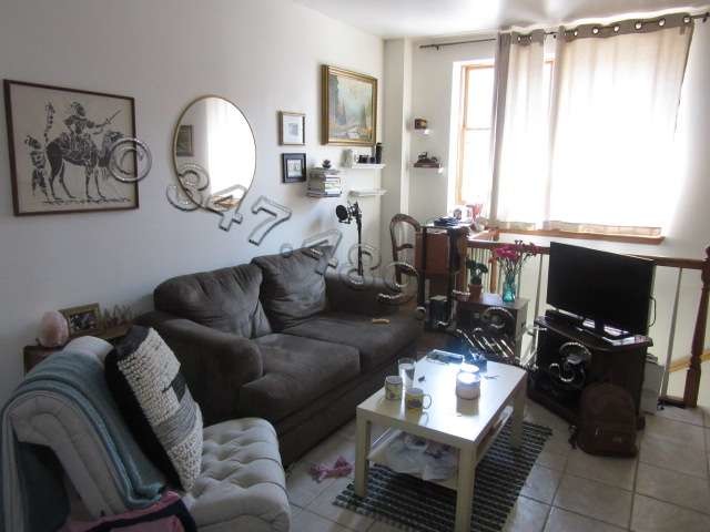 Foto del edificio - 823 Willoughby Ave