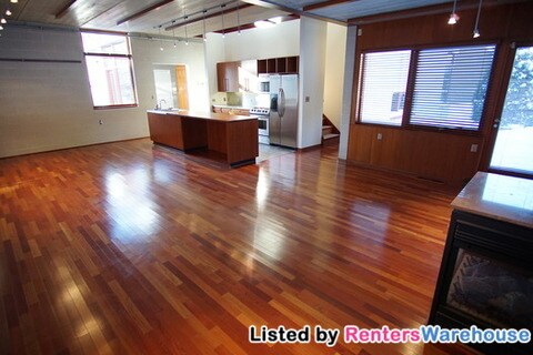 Foto del edificio - 803 Sunset Dr S