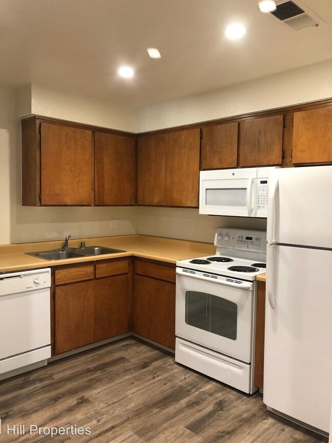 Foto del edificio - 3 br, 1 bath Room For Rent - 635 W 2nd Avenue