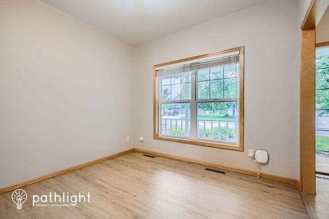 Building Photo - 9260 Icosa St W