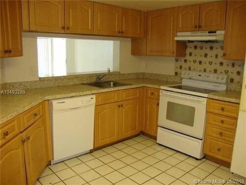 Building Photo - 9701 Westview Dr