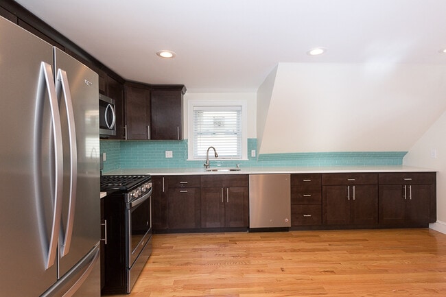 Foto del edificio - 9 Rock Valley Ave