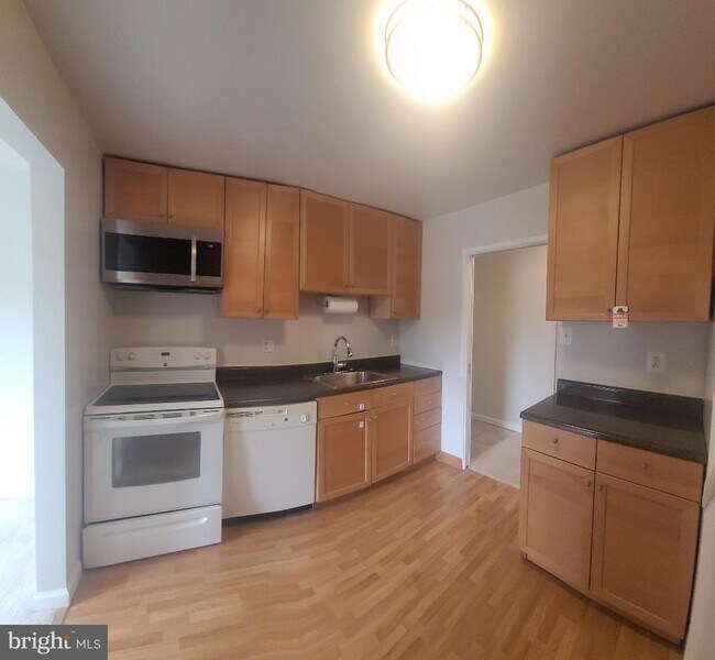 Foto del edificio - 9730 Kingsbridge Dr