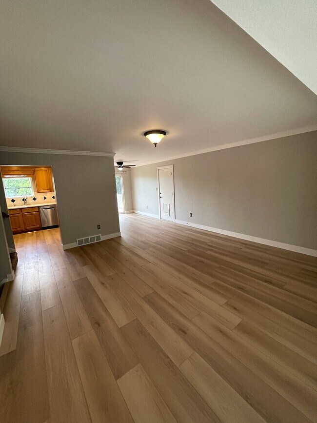 Foto del edificio - 1097 Grove Creek Dr
