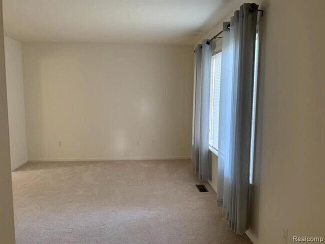 Foto del edificio - 624 Burr Oak Dr
