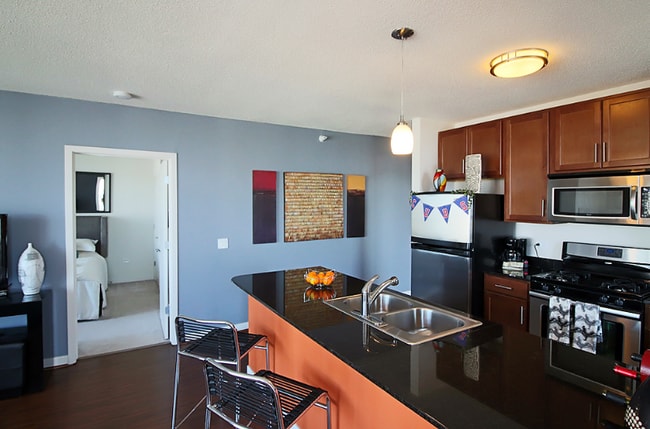 Building Photo - 600 W Kinzie St