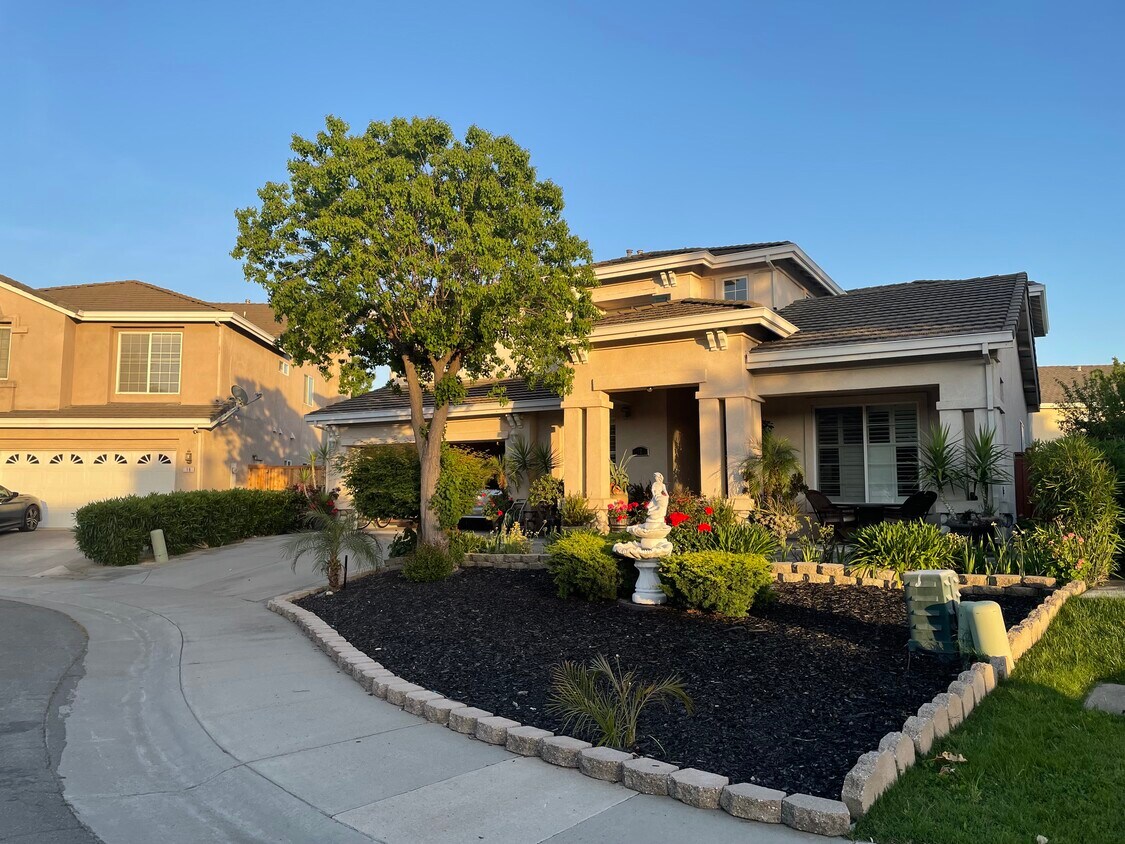 12 Beryl Ct, Sacramento, CA 95834 House for Rent in Sacramento, CA