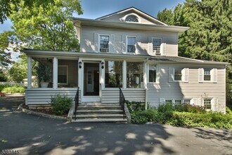 Building Photo - 22 Rockland Terrace