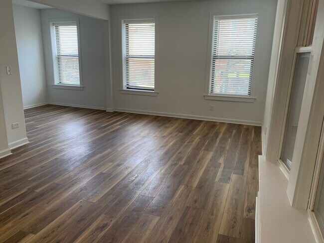 Foto del edificio - 2643 W Armitage Ave