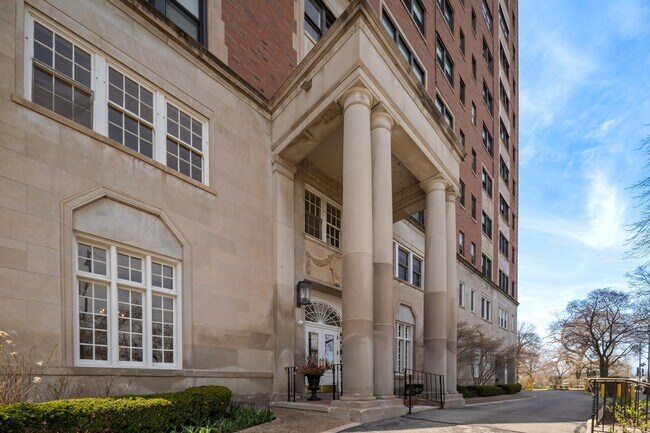 Foto del edificio - 4300 N Marine Dr
