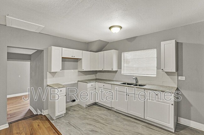 Foto del edificio - 1230 E 14th St