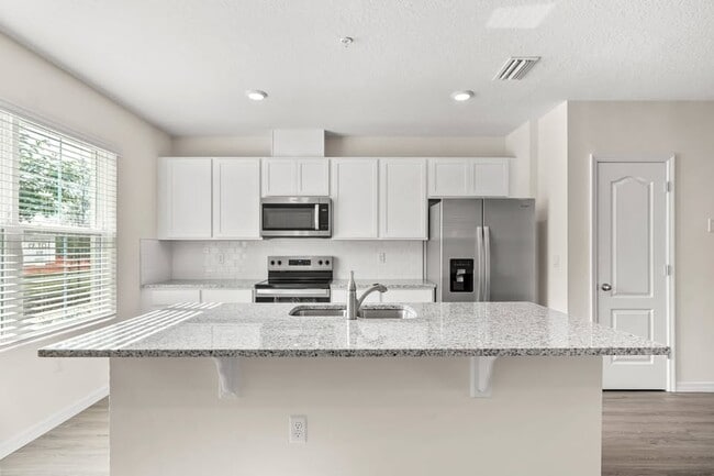Kitchen - 2745 Flushing Dr