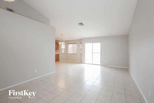 Building Photo - 5820 Meadow Dale Dr