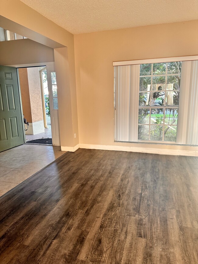 Building Photo - 4104 Oakberry Dr