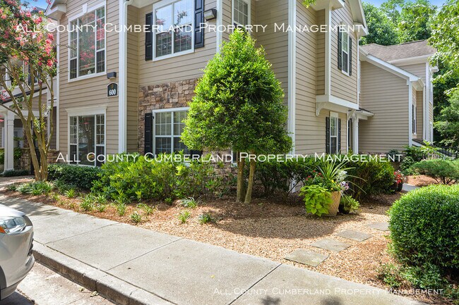 Foto del edificio - VININGS 2B/1BA CONDO IN GATED COMMUNITY!