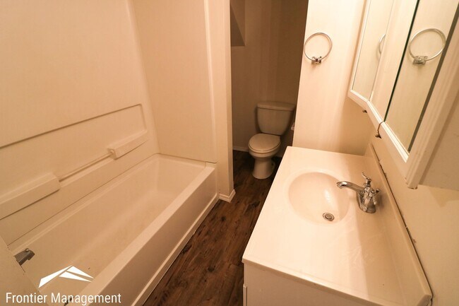 Building Photo - 1719 Laramie St