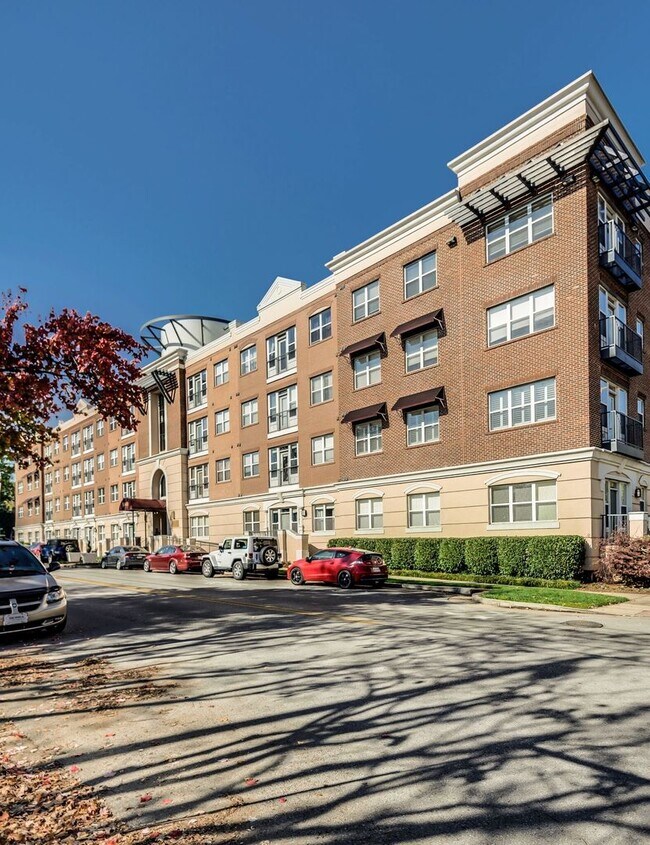 Foto del edificio - Spacious 3BR/2BA end unit at Bristol West ...