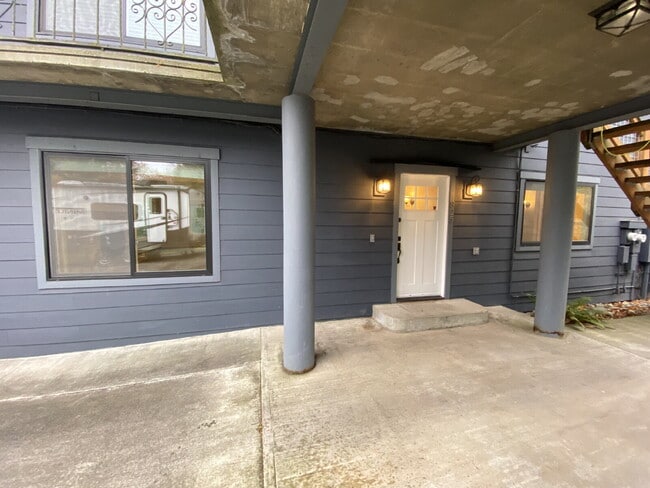 Building Photo - Spacious 2-Bed, 2-Bath Duplex Retreat Over...