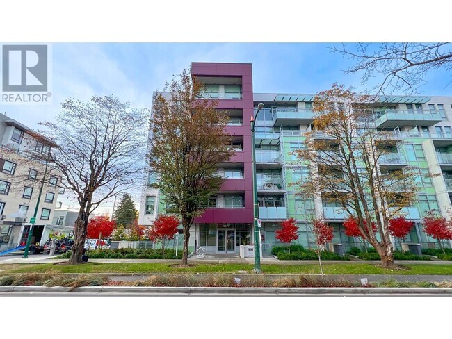 Photo du bâtiment - 5077-5077 Cambie St.