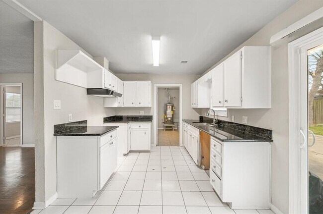 Foto del edificio - 3014 Rust Ave