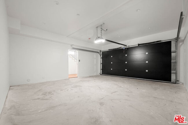 Building Photo - 1920 S Sherbourne Dr