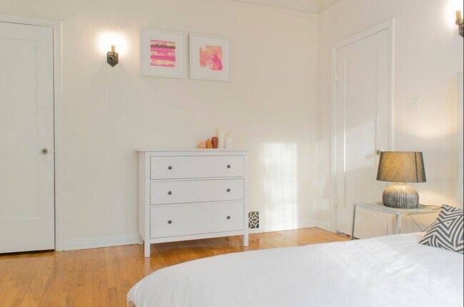 Foto del edificio - Curson Ave Apartments By The Grove