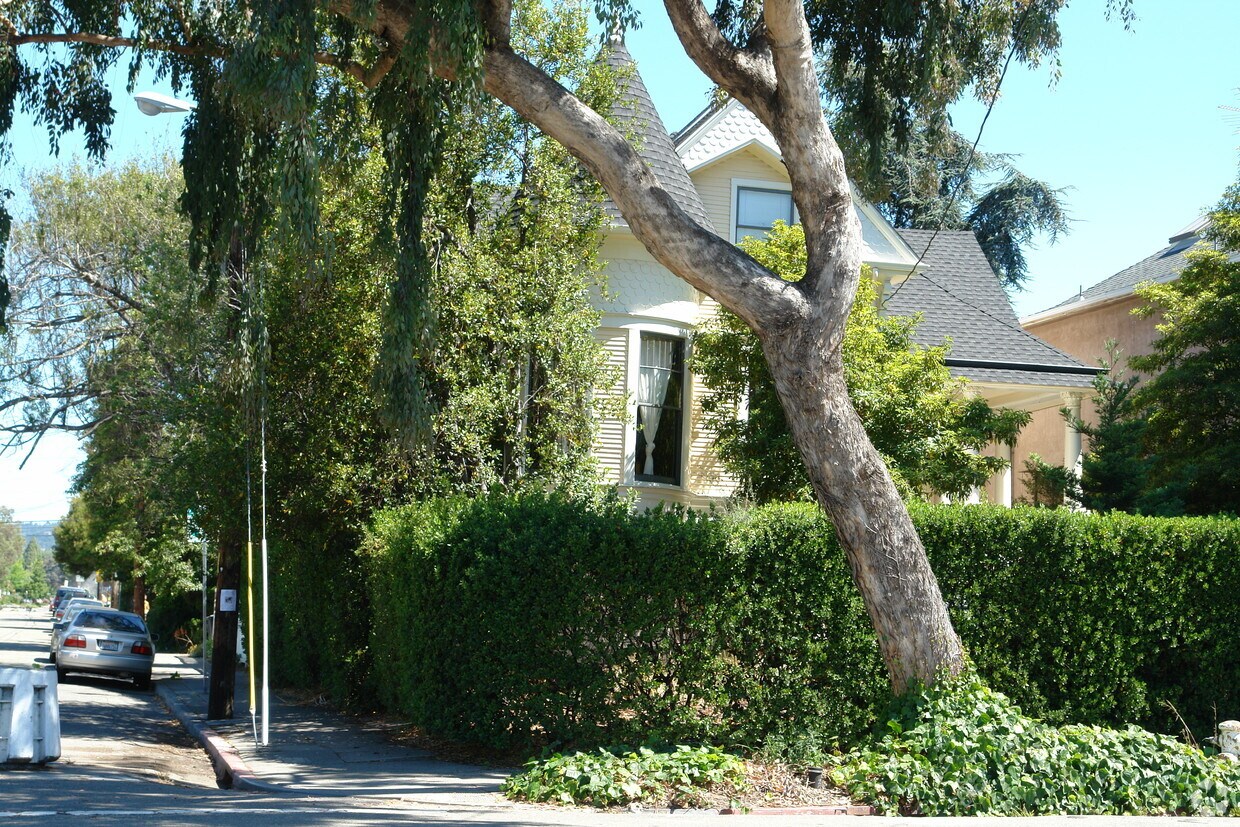 Primary Photo - 2301 Ashby Ave