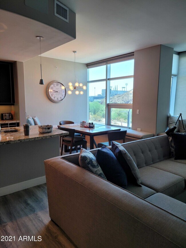 Foto del edificio - 140 W Rio Salado Pkwy