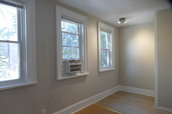 Foto del edificio - 1729 N Fairfield Ave