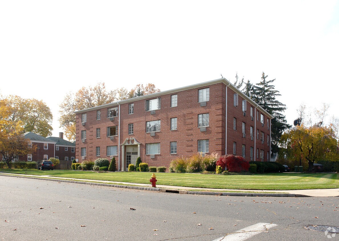 Building Photo - Rosewood Apartments
