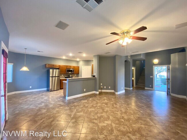 Building Photo - 3 br, 2.5 bath House - 1741 Spotted Wolf Ave