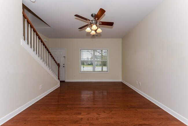 Foto del edificio - 8002 Starling Ct