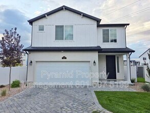 Building Photo - 103 E Brushy Canyon St
