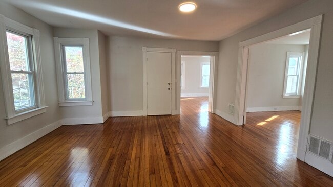 Building Photo - 41 Willard St